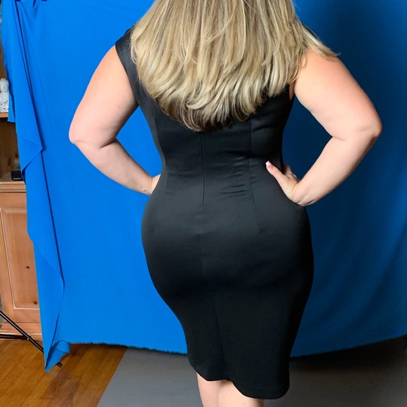 Interview Dress - Picture 3 of 4